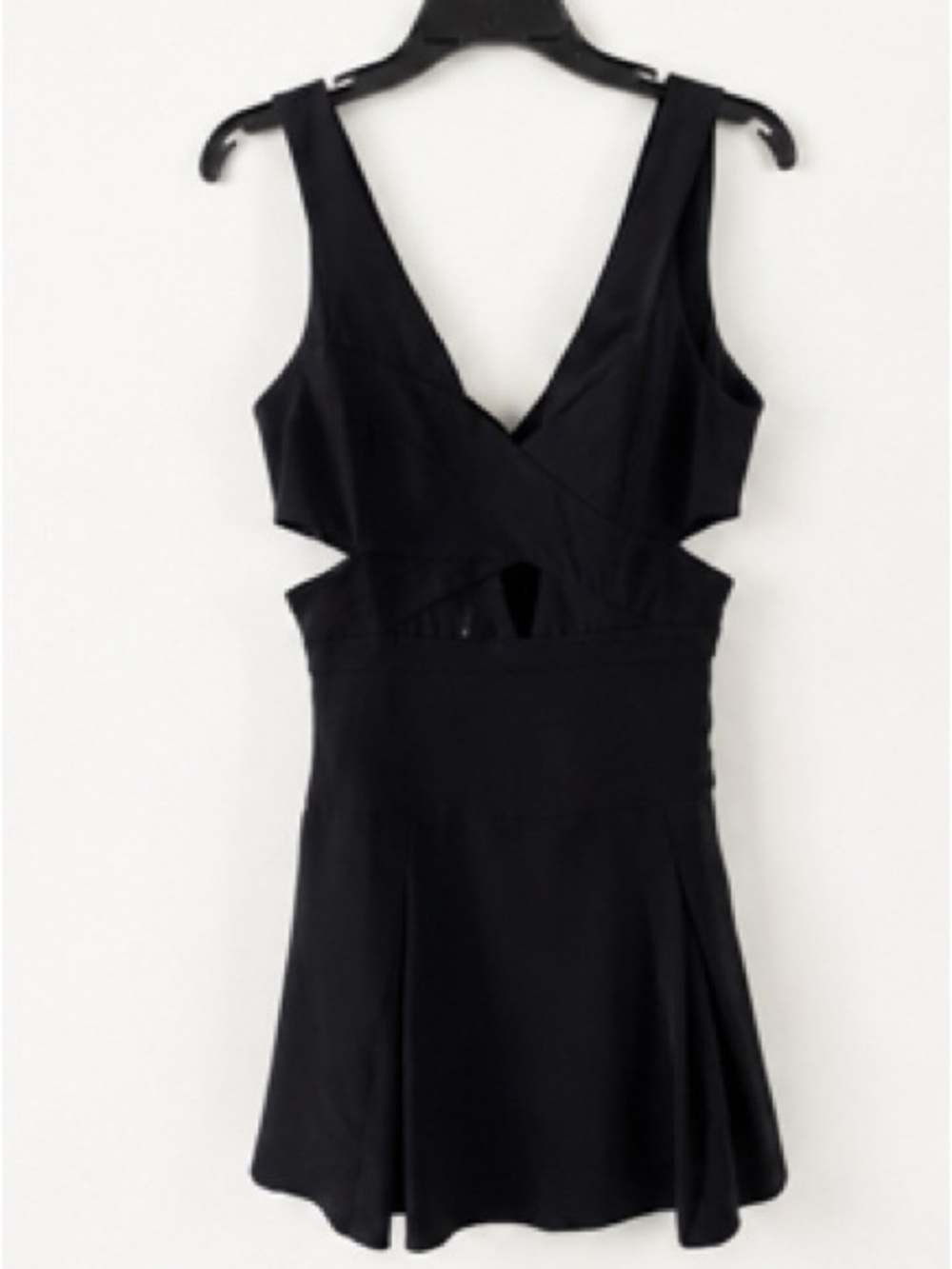 DO+BE Black Sleeveless Cutout V-Neck Mini Dress